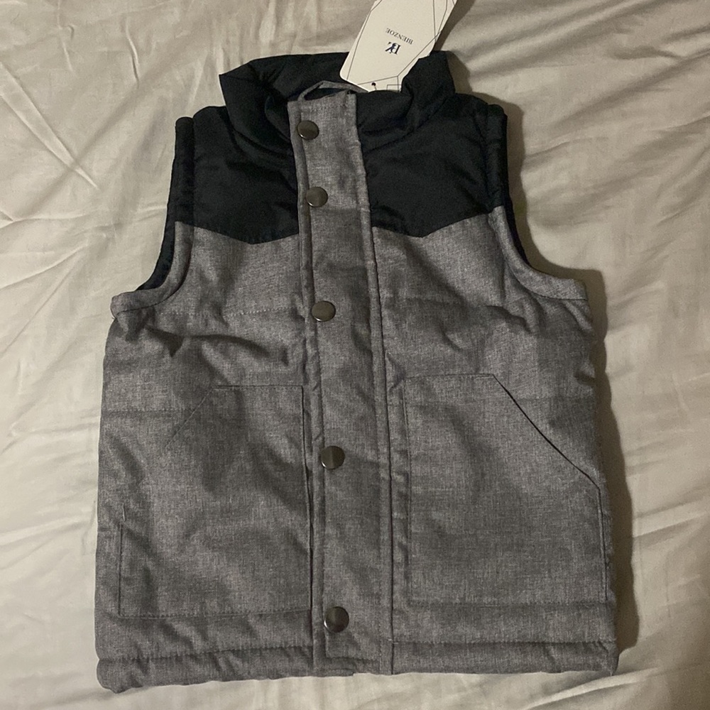 🎉 NWT Bienzoe puff vest